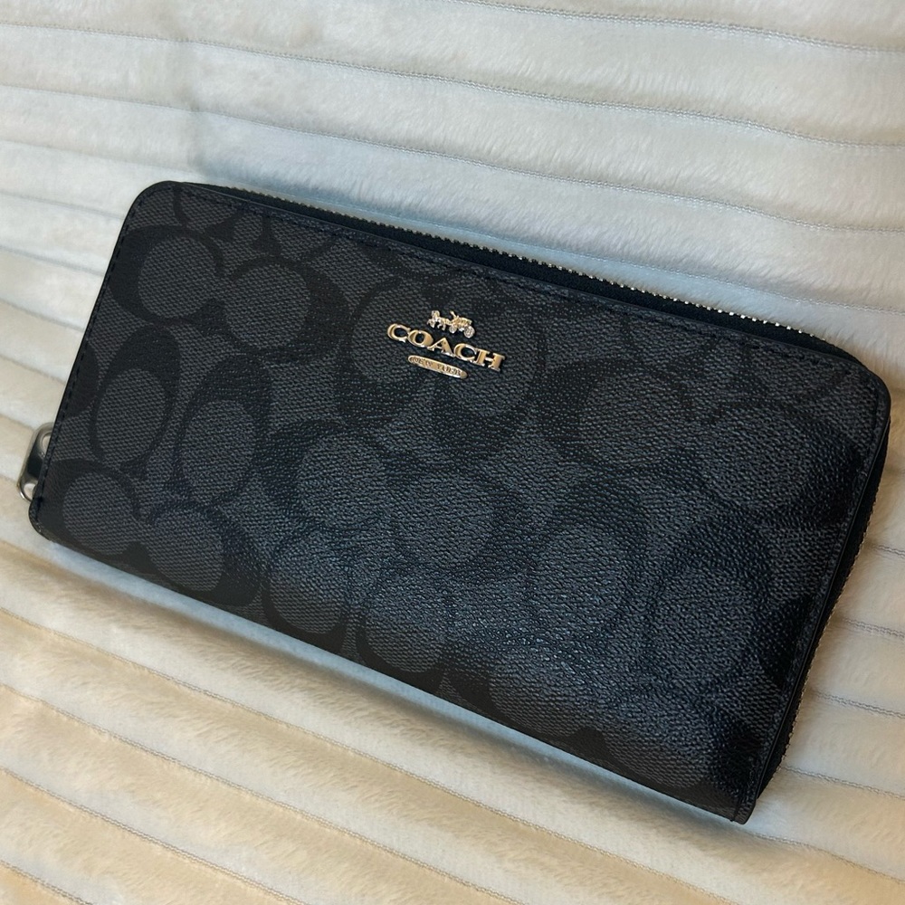 Coach Long Zip Around Wallet In Signature Canvas